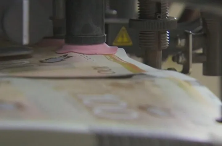 چک‌های ۲۰۰ دلاری انتاریو؛ امیدی که به دردسر تبدیل شد